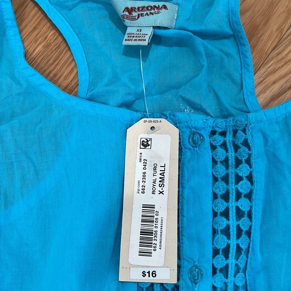 Women’s Sleeveless Top - Picture 3 of 4